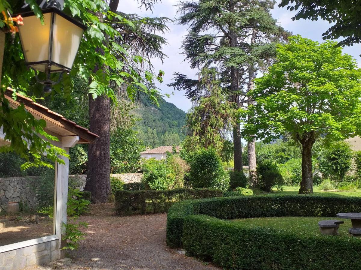 Le Jardin Secret Bed & Breakfast แซ็ง-ต็องโตแน็ง ภายนอก รูปภาพ