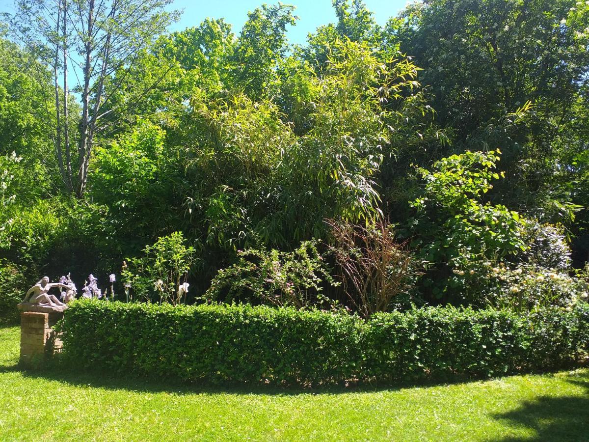 Le Jardin Secret Bed & Breakfast แซ็ง-ต็องโตแน็ง ภายนอก รูปภาพ